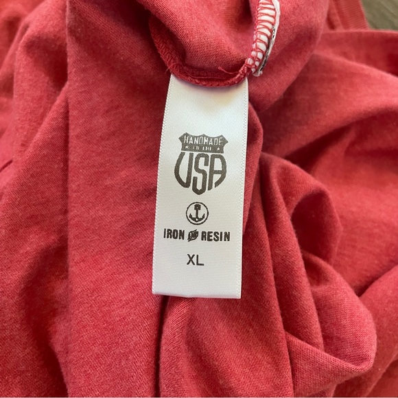 Iron and Resin mens t-shirt XL - Picture 3 of 9